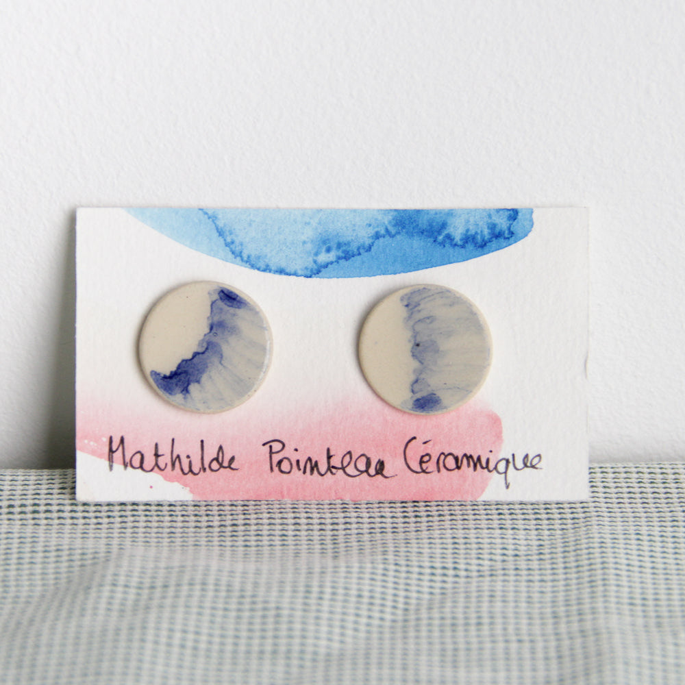 Image d'une paire de boucle d'oreille bleue