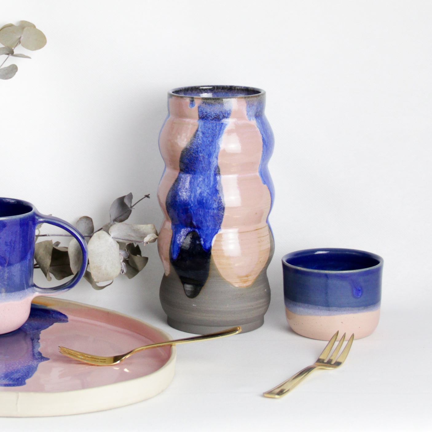 Wave vase - pink and blue