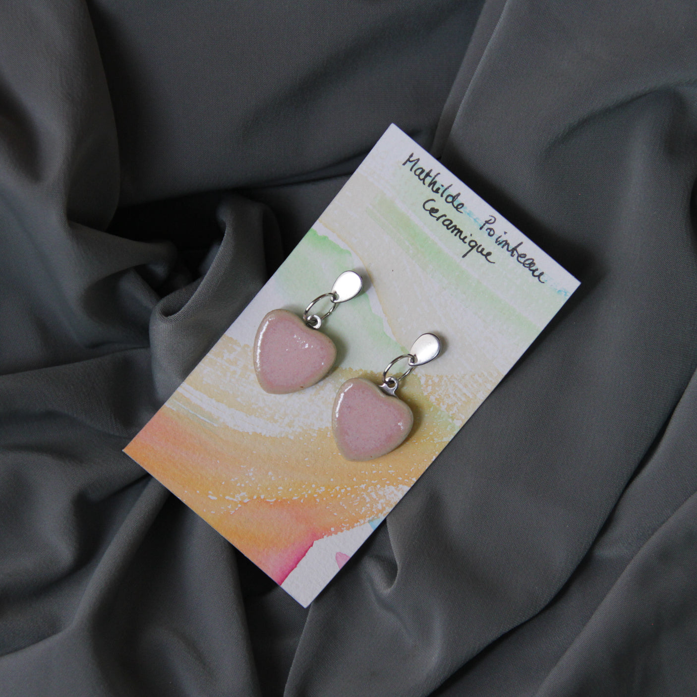 Boucles d'oreilles pendantes | coeur rose