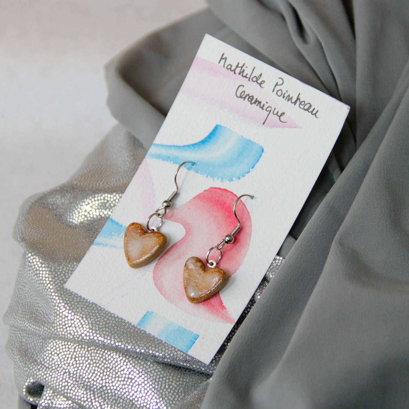 Boucles d'oreilles pendantes | coeur rose