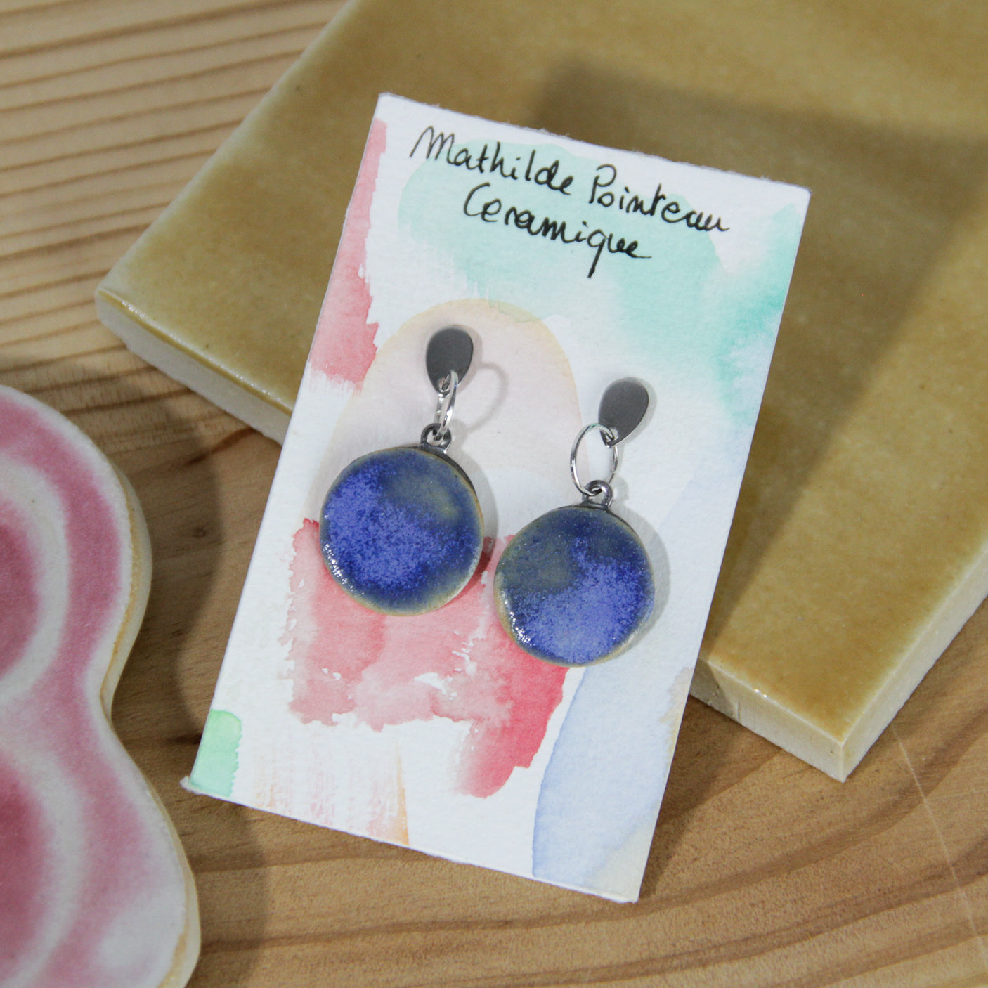 Boucles d'oreilles pendantes | rondes bleues